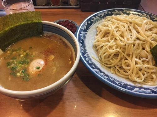 「特製つけそば特盛＋エビ辛し」@浜屋 五反田店の写真