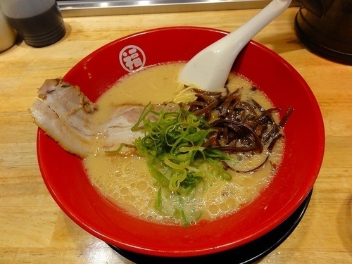 「ラーメン480円　替え玉100円」@豚骨らーめん 福の軒 秋葉原店の写真