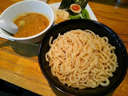 「極太濃厚つけ麺  とんこつ魚介味　（特盛自由）」@らーめん道 黒こくやの写真