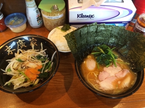 「ラーメン  野菜畑  ライス  味玉  のり」@末廣家の写真