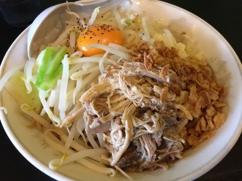 「汁なし麺（中盛）」@麺とび六方の写真