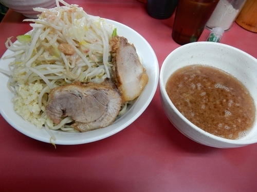 「大+かつおぶしのつけ麺ニンニクアブラ(マシマシ)　800円」@ラーメン二郎 大宮店の写真