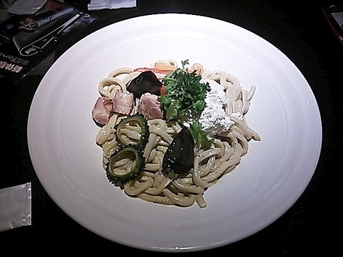 「夏野菜 グリーンカレーマヨのおうどん」@麺匠の心つくし つるとんたん 新宿店の写真