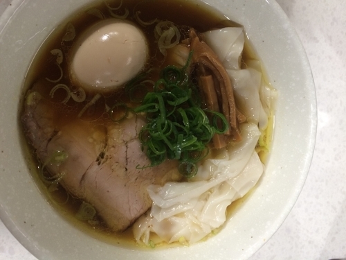 「醤油ラーメン  味玉  ワンタン」@ラーメン星印の写真