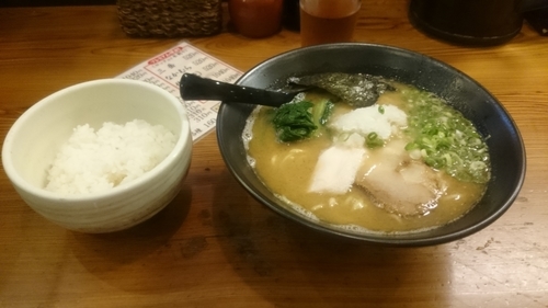 「鶏白湯らーめん、小ライス」@三代目麺処 「まるは」極 船橋店の写真