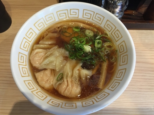 「海老ワンタン醤油らぁ麺+ちいさいごはん」@中村麺三郎商店の写真