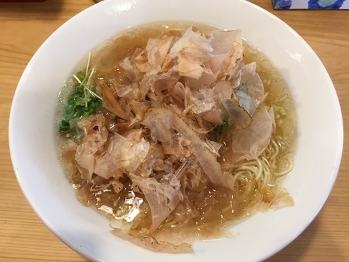 「花まぐろらーめん 白醤油(800円)+小ライス(150円)」@らーめん夢心 厚木店の写真