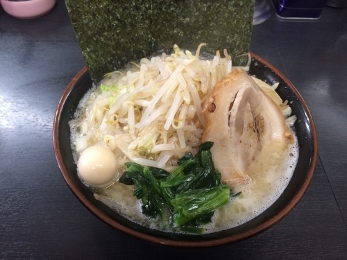 「塩豚骨  もやしキャベツ」@横浜家系ラーメン すずき家の写真