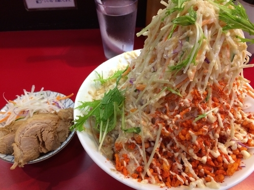 「冷やし中華とチャーシュー2枚」@千里眼の写真