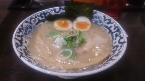 「煮玉子塩らー麺」@東京駅 斑鳩の写真