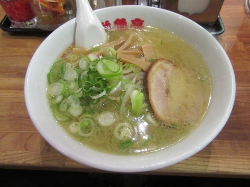 「塩ラーメン（６５０円）」@游亀亭の写真