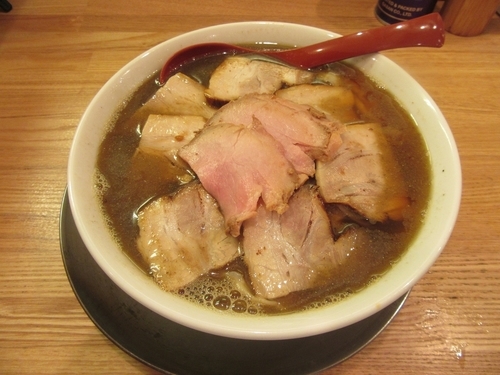 「肉そば（煮干）中盛（１０７０円）」@麺や 七彩 八丁堀店の写真