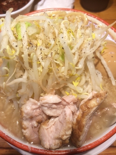 「麺少なめ玉子付き」@らーめん バリ男 新橋本店の写真