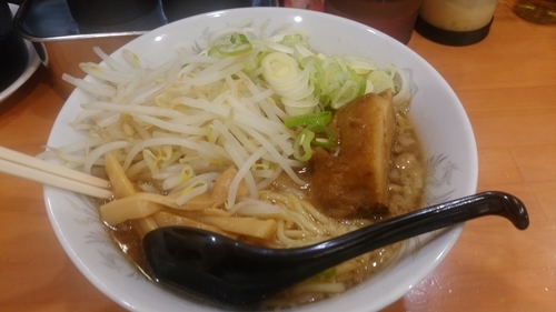 「トロ豚ラーメン中盛り　アブラネギ多め」@麺処 うち田の写真
