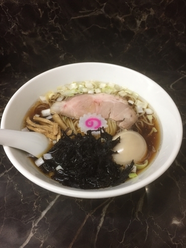 「醤油煮干ラーメン+味玉」@らーめん えんやの写真