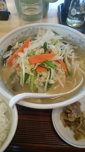 「タンメンと餃子 702円 単品小ライス 118円」@ぎょうざの満洲 本庄早稲田駅前店の写真