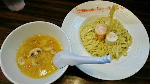 「7・8月限定つけ麺デュグレレ風 900円」@稲荷屋の写真