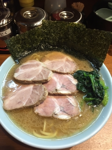 「チャーシュー麺中盛1050円、硬め濃いめ」@らーめん 晴れる家の写真