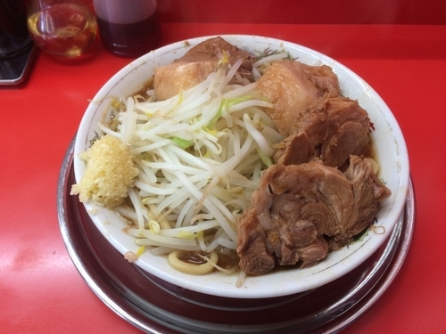「小豚ラーメン」@麺でる 戸越店の写真