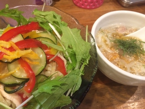 「夏野菜のシュワッとはじけるざる中華」@鶏そばムタヒロの写真