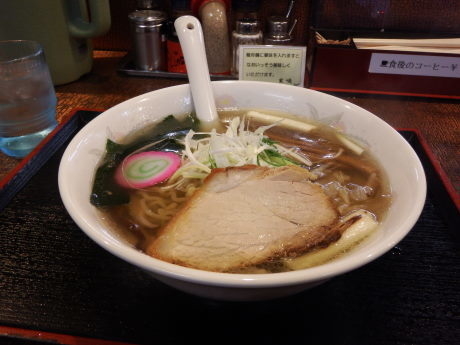 「丸鶏スープ麺（塩味）（中盛細麺）」@玄咲 月寒本店の写真