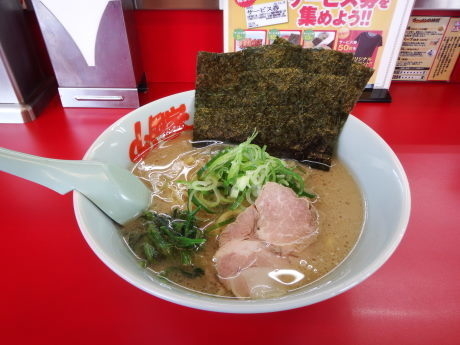 「醤油ラーメン　普通」@山岡家 東光店の写真