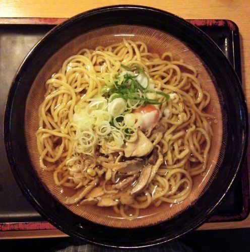 「谷地男の冷たい鶏中華(太麺・特盛400g)750円麺パス仕様」@らーめん ぬーぼう 三代目店の写真