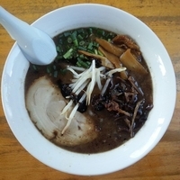 黒とんこつラーメン700円麺パス仕様540円