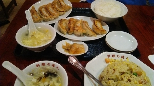 「餃子定食 700円くらい ＋ にんにくチャーハン 541円」@谷記 御徒町店の写真