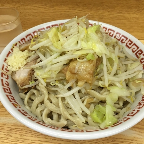 「量産型冷まし ニンニク アブラ少し」@ラーメン二郎 環七新新代田店の写真