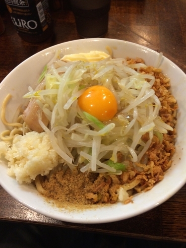 「まぜそば 850円 ニンニク 魚粉 マヨネーズ」@麺屋 鳳の写真