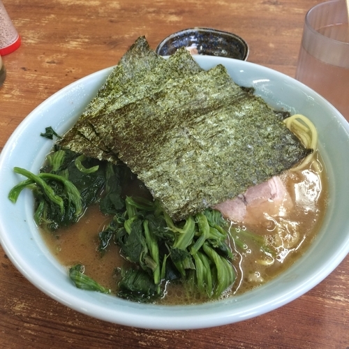 「ラーメンほうれん草増し」@横浜ラーメン 武蔵家 船橋店の写真