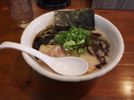 「豚骨らーめん」@山嵐天上天下龍我独尊の写真
