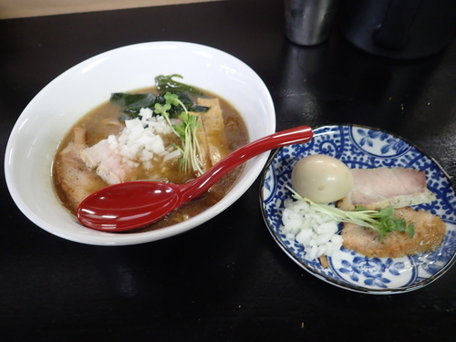 「特製豊香中華そば（980円）」@煮干し中華そば 蓮の華の写真