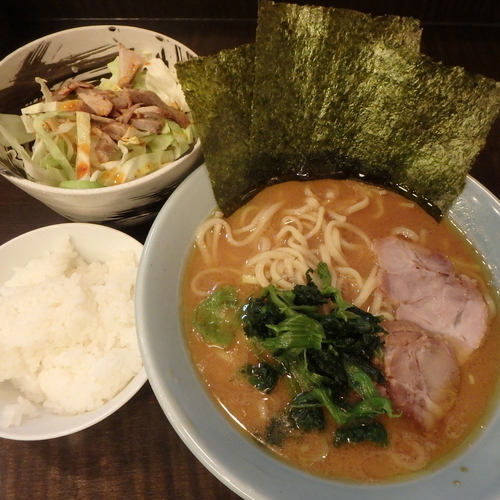 「ラーメン(680円)(硬め)、キャベチャー(100円)他」@横浜家系らーめん 作田家の写真