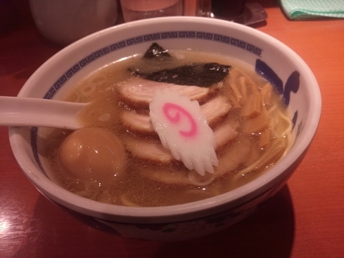 「塩チャーシュー麺 味玉乗せ」@たけちゃんにぼしらーめん 調布店の写真