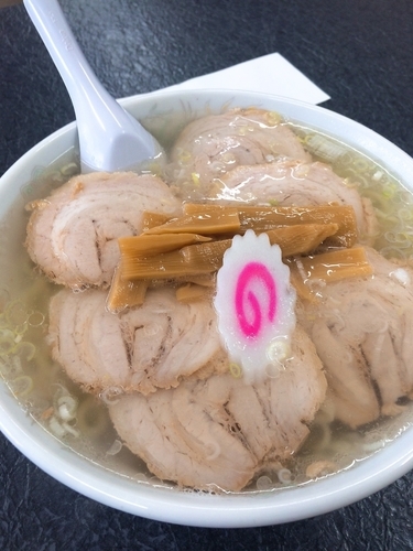 「しおチャーシューメン800円」@手打らーめん やまだの写真