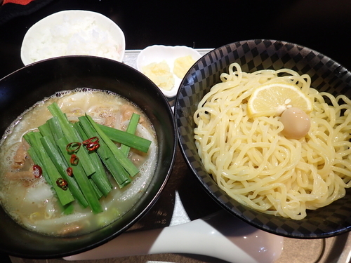 「【期間限定】濃厚塩もつつけ麺」@らー神 心温の写真