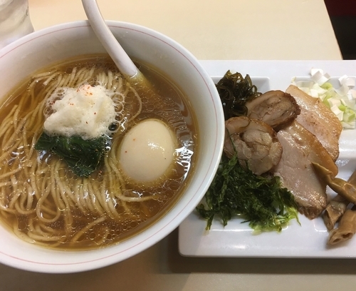 「特選中華そば」@本枯中華そば 魚雷の写真