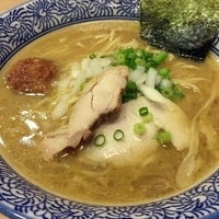 濃厚醤油鶏白湯そば（８１０円）