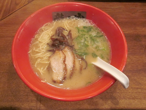 「豚骨純味ラーメン　６３０円」@龍の家 ワシントン通り店の写真