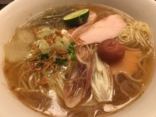 「【夏季限定】真夏の貝寒そば750円、すだち50円」@麬にかけろ 中崎壱丁 中崎商店會1-6-18号ラーメンの写真