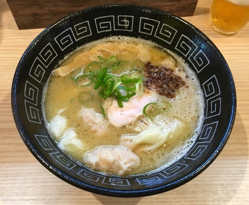 「海老ワンタン白湯ラーメン」@中村麺三郎商店の写真