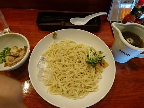 「醤油味のつけめん(中)太麺」@ラーメン8の写真