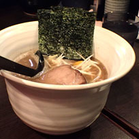 「ラーメン（小）細麺」@麺屋 奨 TASUKU 町田店の写真