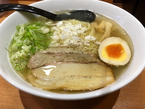 「焦がし牛塩らぁめん ¥750」@ラーメン春樹 立川店の写真