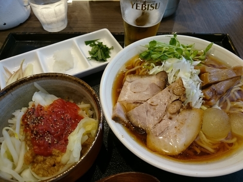 「【限定】ネギ香る冷し鰹らーめん700円＋トマトジロめし(サー」@INOSHOWの写真