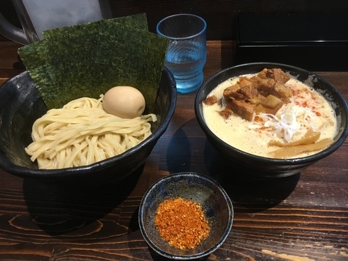 「肉つけ麺＋海苔＋味玉＋辛味ハーフ」@麺や 蒼 AOIの写真