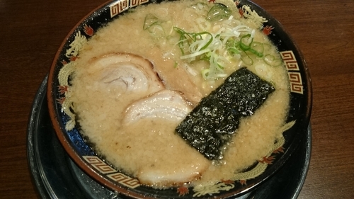 「濃厚とんこつ(超こて&中太麺)」@拉麺 王角の写真