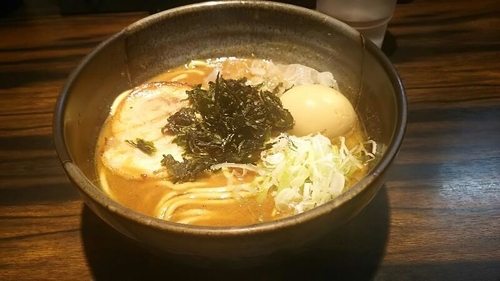 「味玉並商ラーメン880円！」@（麺）並木商事の写真